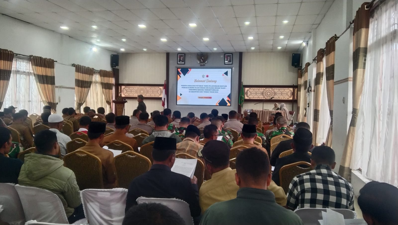 Serka .Rahmadin Hadir Mewakili Danramil Dalam Rapat Koordinasi Perbaikan Rumah Rusak Ringan Dan Sedang Tahap 1(Satu) di Pendopo Bupati.